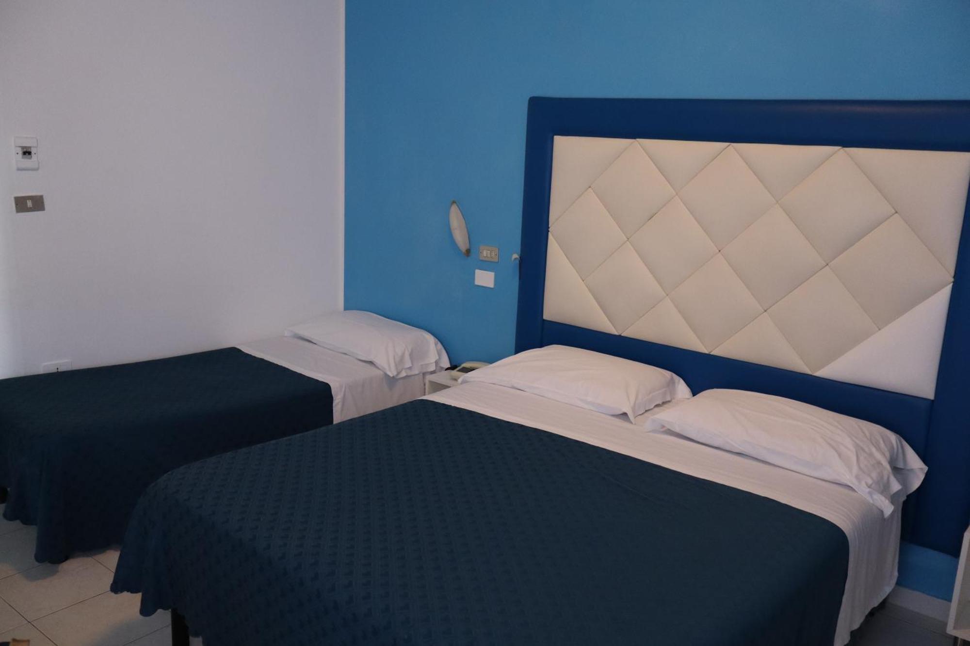 Hotel Albatros روزيتو ديلي أبروتسي المظهر الخارجي الصورة