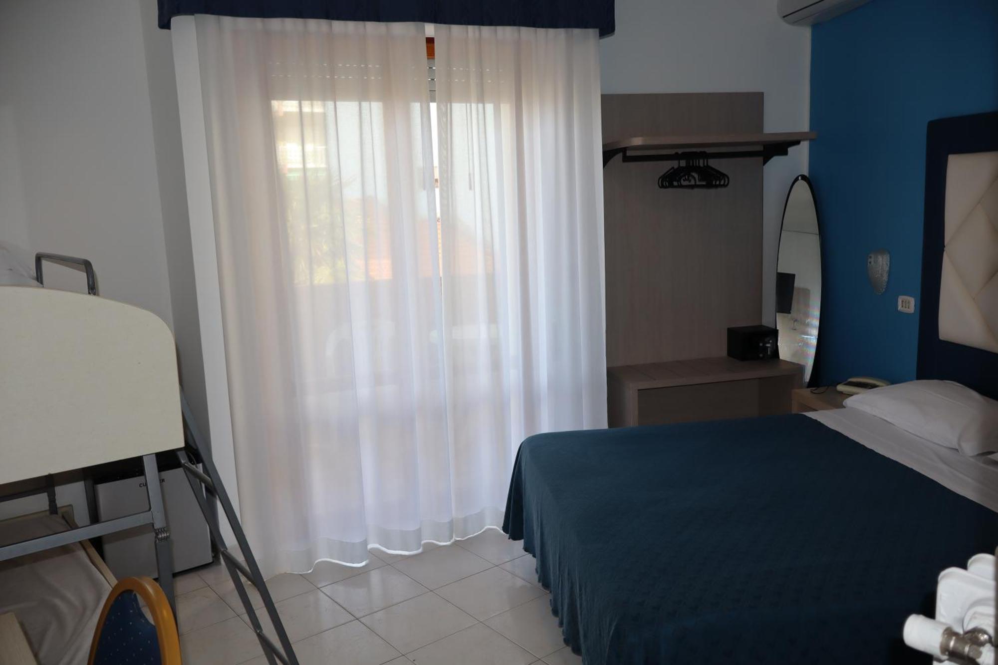 Hotel Albatros روزيتو ديلي أبروتسي المظهر الخارجي الصورة